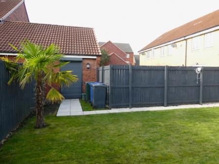 3 bedroom Detached house to let in Derwent Drive, Lakeside, Doncaster, DN4