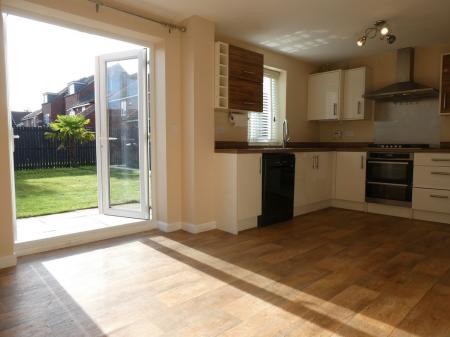 3 bedroom Detached house to let in Derwent Drive, Lakeside, Doncaster, DN4