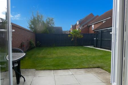 3 bedroom Detached house to let in Derwent Drive, Lakeside, Doncaster, DN4