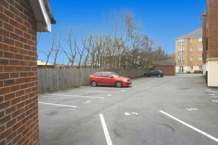 2 bedroom Flat to let in Primrose Place, Bessacarr, Doncaster, DN4