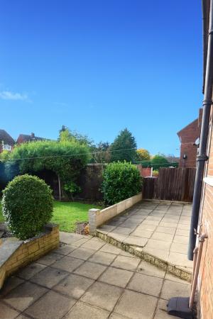 3 bedroom Semi-detached house to let in Sycamore Grove, Cantley, DN4