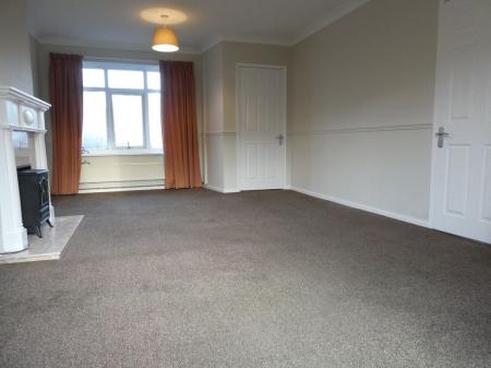 3 bedroom Semi-detached house to let in Sycamore Grove, Cantley, DN4