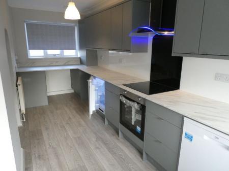 3 bedroom Semi-detached house to let in Sycamore Grove, Cantley, DN4