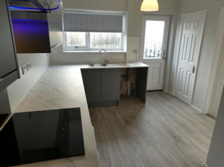 3 bedroom Semi-detached house to let in Sycamore Grove, Cantley, DN4