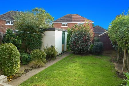 3 bedroom Semi-detached house to let in Sycamore Grove, Cantley, DN4