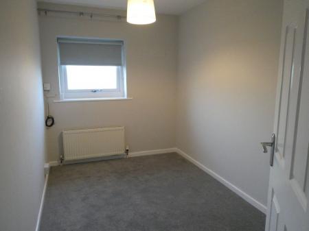 3 bedroom Semi-detached house to let in Sycamore Grove, Cantley, DN4