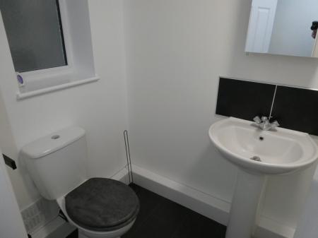 2 bedroom Ground floor flat to let in Wivelsfield Road, Balby, Doncaster, DN4