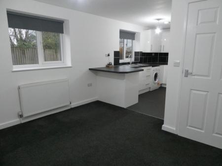 2 bedroom Ground floor flat to let in Wivelsfield Road, Balby, Doncaster, DN4
