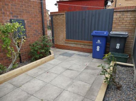 1 bedroom Semi-detached house to let in Twigg Crescent, Armthorpe, DN3