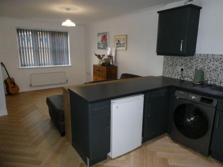 1 bedroom Semi-detached house to let in Twigg Crescent, Armthorpe, DN3