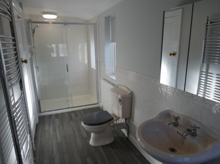 3 bedroom Semi-detached house to let in Thorne Road, Wheatley Hills, Doncaster, DN2