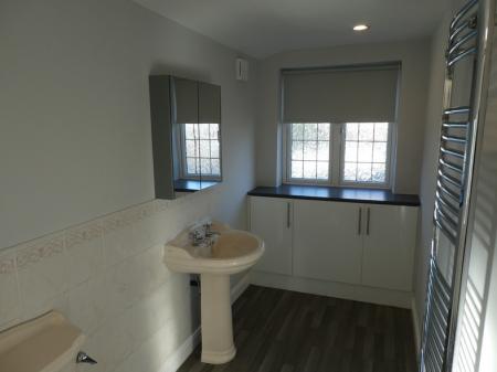 3 bedroom Semi-detached house to let in Thorne Road, Wheatley Hills, Doncaster, DN2