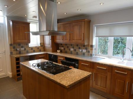 3 bedroom Semi-detached house to let in Thorne Road, Wheatley Hills, Doncaster, DN2