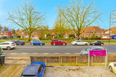 3 bedroom Semi-detached house to let in Thorne Road, Wheatley Hills, Doncaster, DN2