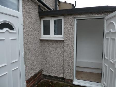 3 bedroom Semi-detached house to let in Thorne Road, Wheatley Hills, Doncaster, DN2