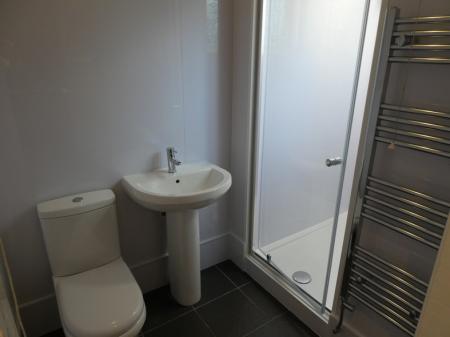 3 bedroom Semi-detached house to let in Thorne Road, Wheatley Hills, Doncaster, DN2