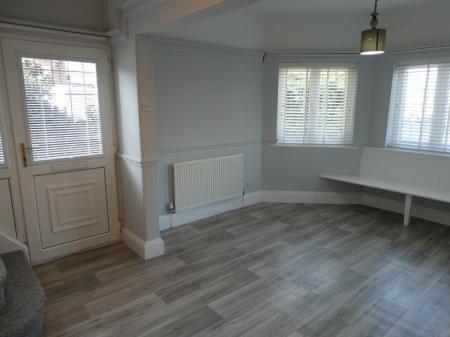 3 bedroom Semi-detached house to let in Thorne Road, Wheatley Hills, Doncaster, DN2