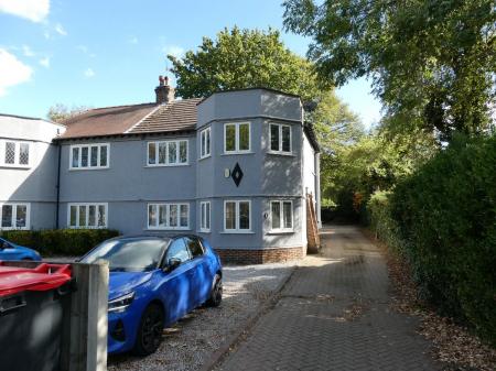 3 bedroom Semi-detached house to let in Thorne Road, Wheatley Hills, Doncaster, DN2