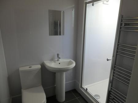 3 bedroom Semi-detached house to let in Thorne Road, Wheatley Hills, Doncaster, DN2