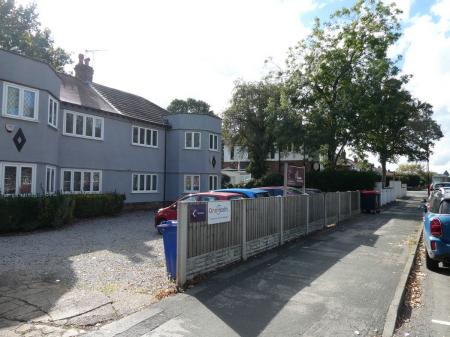 3 bedroom Semi-detached house to let in Thorne Road, Wheatley Hills, Doncaster, DN2