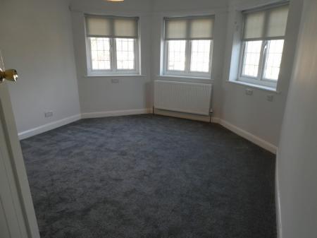 3 bedroom Semi-detached house to let in Thorne Road, Wheatley Hills, Doncaster, DN2