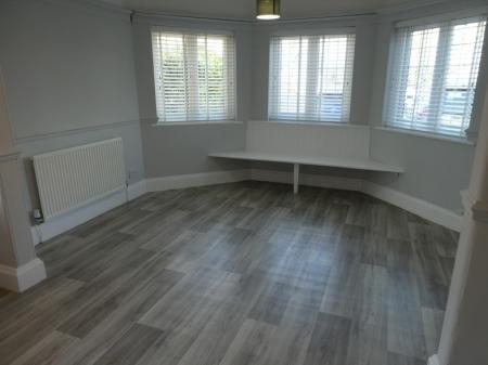 3 bedroom Semi-detached house to let in Thorne Road, Wheatley Hills, Doncaster, DN2