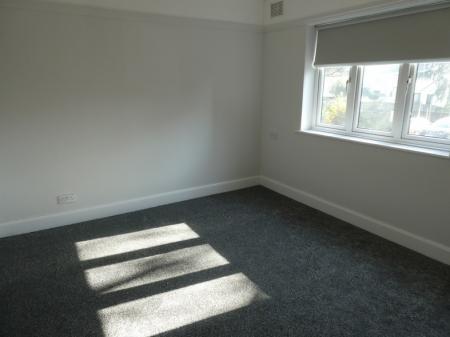 3 bedroom Semi-detached house to let in Thorne Road, Wheatley Hills, Doncaster, DN2