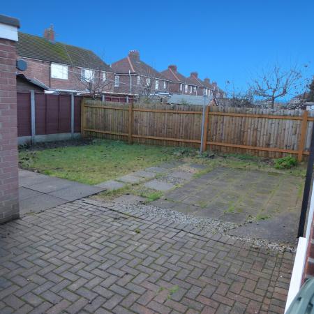 3 bedroom Semi-detached house to let in Laburnum Drive, Armthorpe, DN3