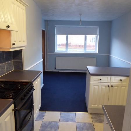 3 bedroom Semi-detached house to let in Laburnum Drive, Armthorpe, DN3