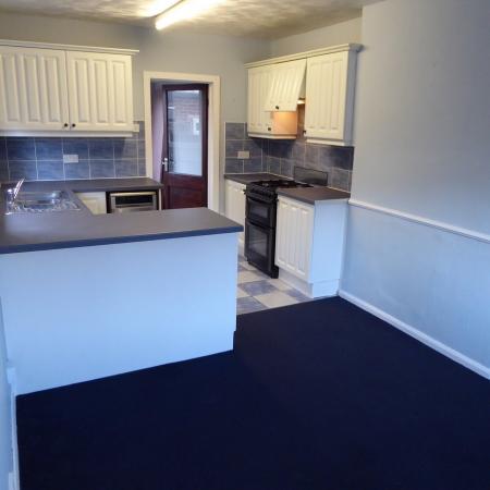 3 bedroom Semi-detached house to let in Laburnum Drive, Armthorpe, DN3