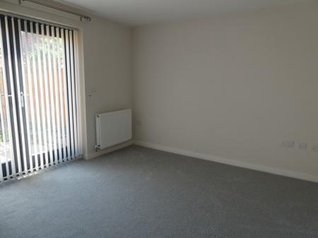 2 bedroom Semi-detached house to let in Woodfield Way, Doncaster, DN4