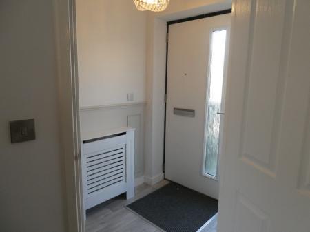 2 bedroom Semi-detached house to let in Woodfield Way, Doncaster, DN4