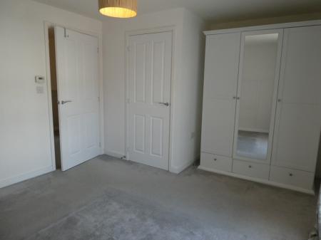 2 bedroom Semi-detached house to let in Woodfield Way, Doncaster, DN4