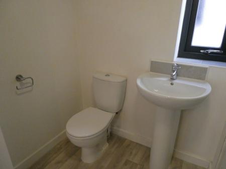 2 bedroom Semi-detached house to let in Woodfield Way, Doncaster, DN4