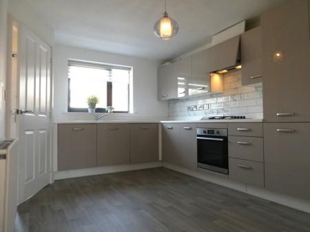 2 bedroom Semi-detached house to let in Woodfield Way, Doncaster, DN4