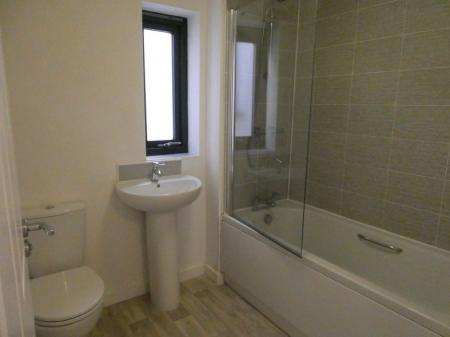 2 bedroom Semi-detached house to let in Woodfield Way, Doncaster, DN4