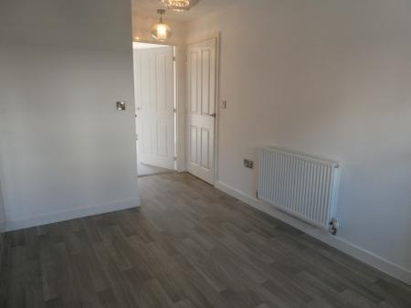 2 bedroom Semi-detached house to let in Woodfield Way, Doncaster, DN4