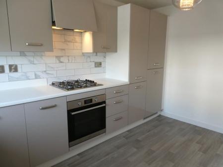 2 bedroom Semi-detached house to let in Woodfield Way, Doncaster, DN4