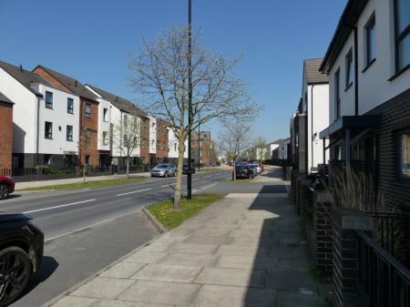 2 bedroom Semi-detached house to let in Woodfield Way, Doncaster, DN4