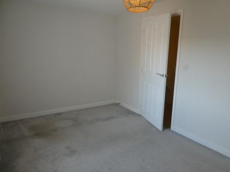 2 bedroom Semi-detached house to let in Woodfield Way, Doncaster, DN4
