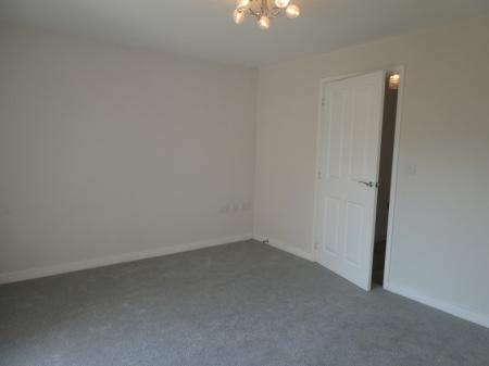 2 bedroom Semi-detached house to let in Woodfield Way, Doncaster, DN4