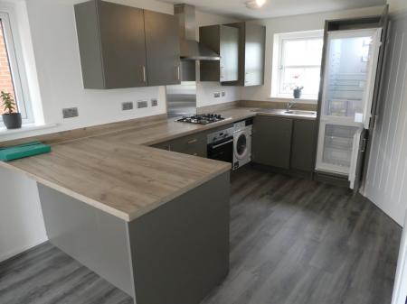 2 bedroom Semi-detached house to let in Bentley Drive, Armthorpe, DN3