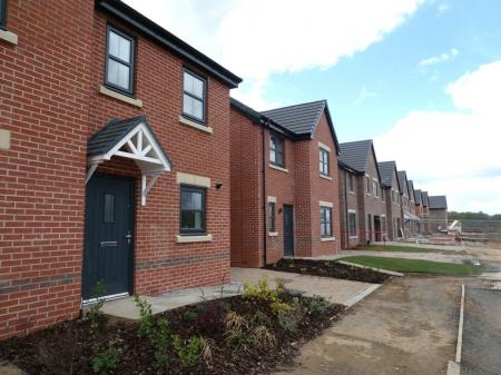 2 bedroom Semi-detached house to let in Bentley Drive, Armthorpe, DN3