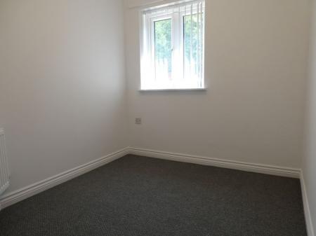 3 bedroom Semi-detached house to let in Reeves Way, Armthorpe, DN3