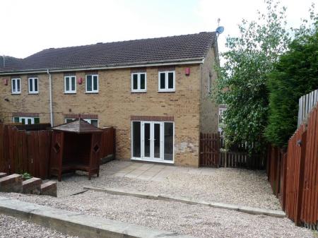 3 bedroom Semi-detached house to let in Reeves Way, Armthorpe, DN3