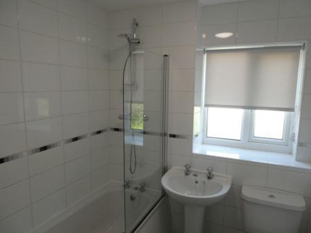 3 bedroom Semi-detached house to let in Reeves Way, Armthorpe, DN3