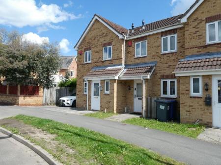 3 bedroom Semi-detached house to let in Reeves Way, Armthorpe, DN3