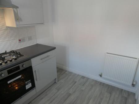 3 bedroom Semi-detached house to let in Reeves Way, Armthorpe, DN3