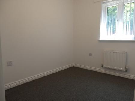 3 bedroom Semi-detached house to let in Reeves Way, Armthorpe, DN3