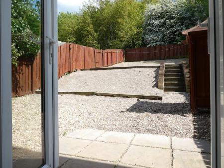 3 bedroom Semi-detached house to let in Reeves Way, Armthorpe, DN3